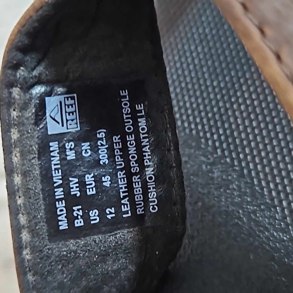 Reef sandals - Picture 3 of 5